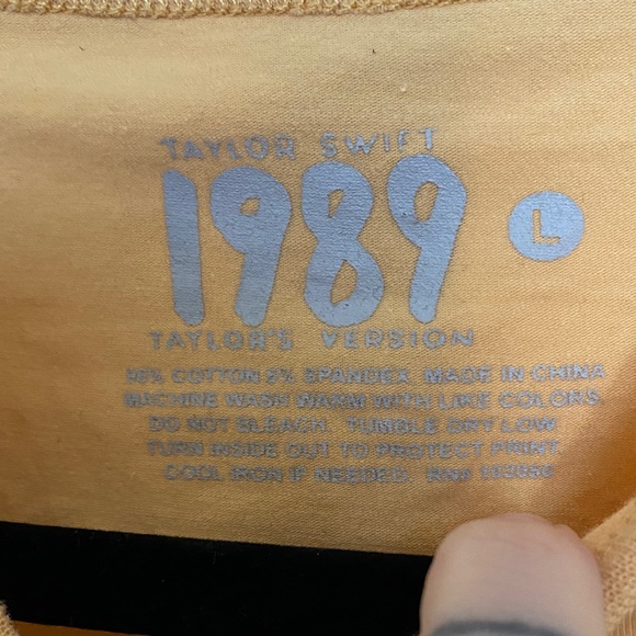 Taylor Swift 1988 crop top - Picture 2 of 2